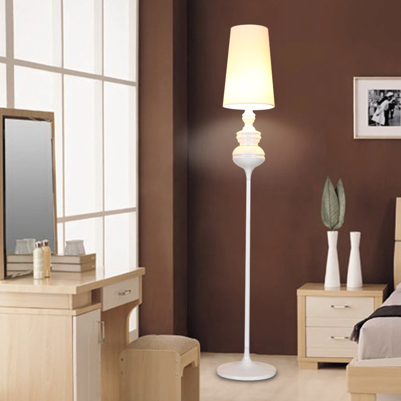 Nordic European Modern Simple Floor Lamp Fashionable Living Room Spanish Floor Lamp (WH-MFL-85)